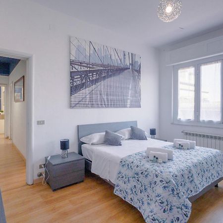 "L'Attico Bianco" City View 10 M A Piedi Dal Mare Savona Exterior foto