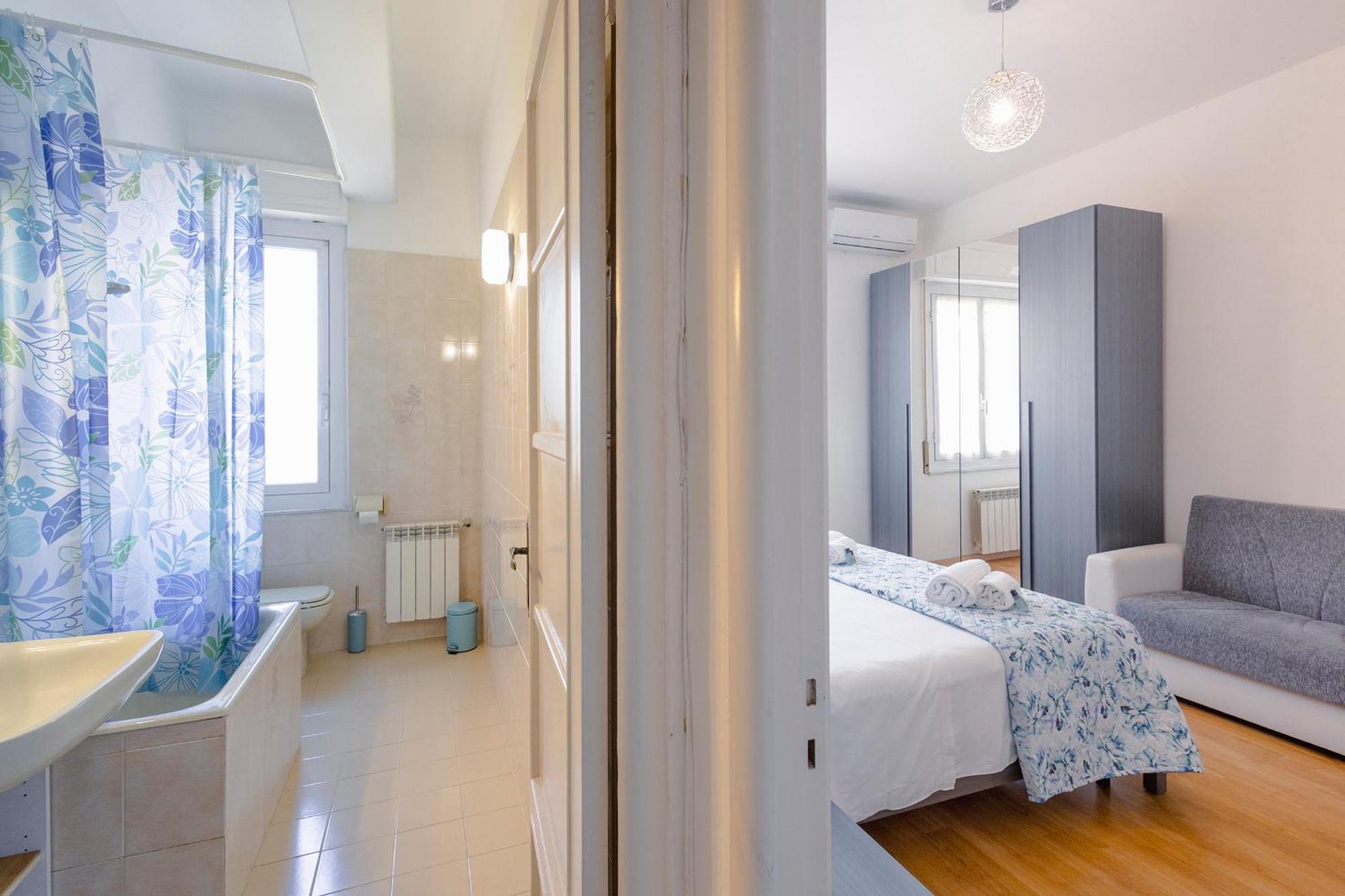 "L'Attico Bianco" City View 10 M A Piedi Dal Mare Savona Exterior foto