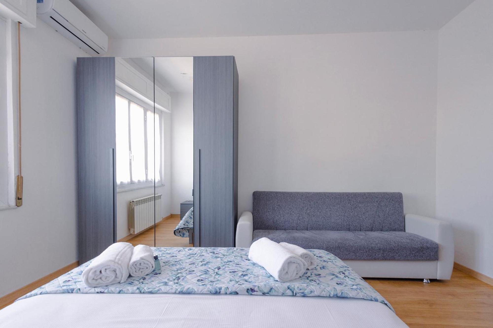 "L'Attico Bianco" City View 10 M A Piedi Dal Mare Savona Exterior foto