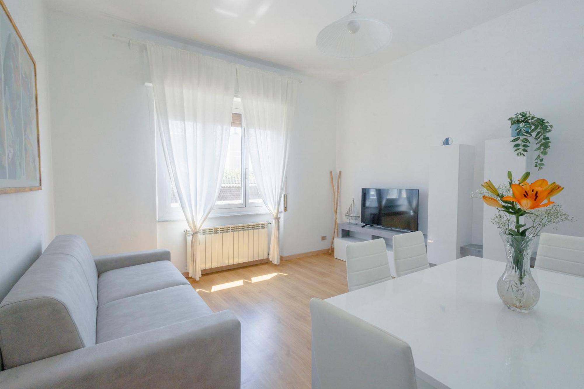 "L'Attico Bianco" City View 10 M A Piedi Dal Mare Savona Exterior foto