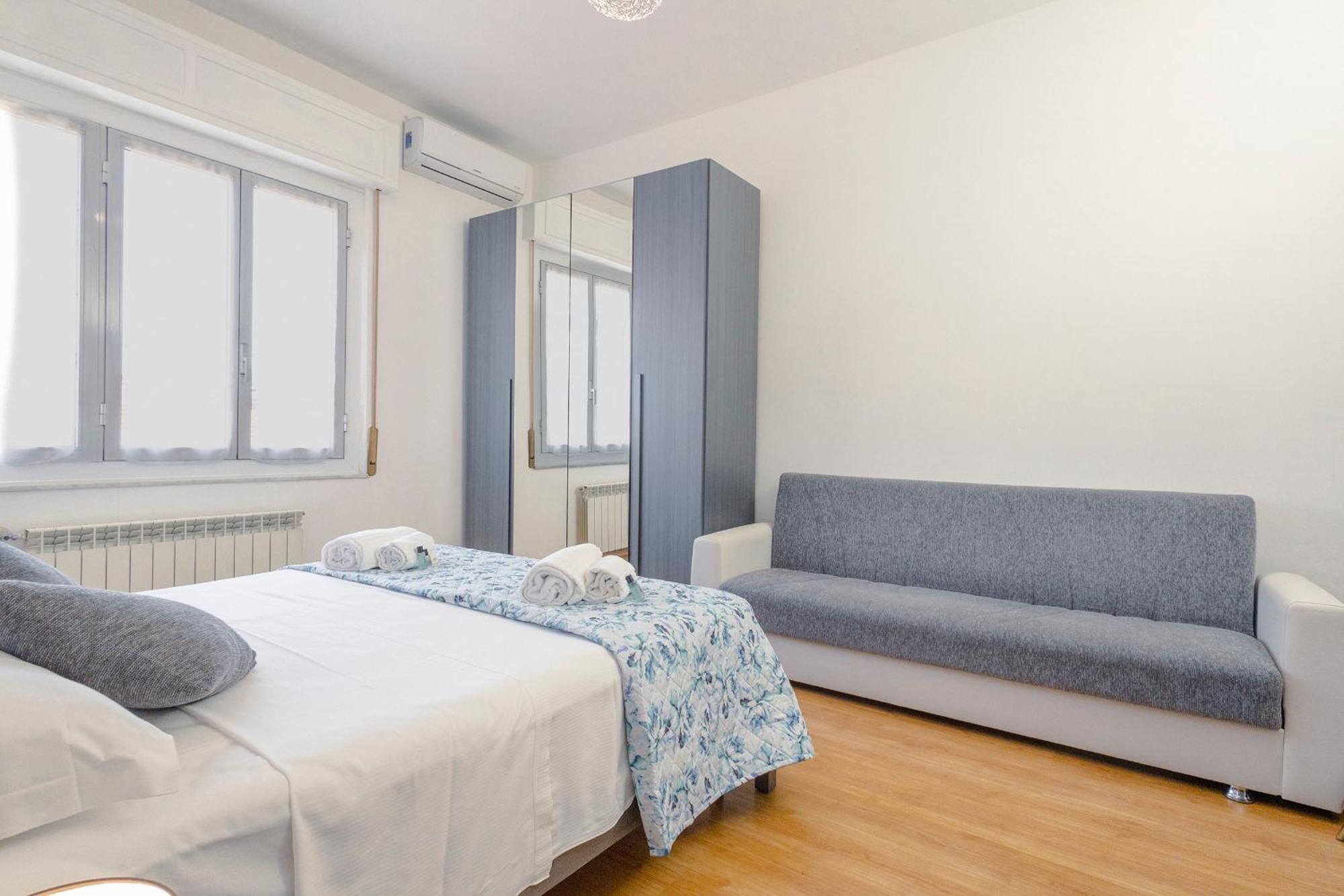 "L'Attico Bianco" City View 10 M A Piedi Dal Mare Savona Exterior foto